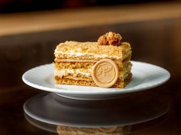 Sladké řezy: Medovník, Sachr i křehké těsto 